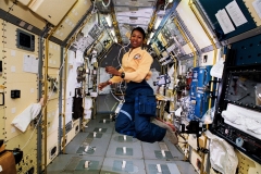 Mae_Jemison_in_Space